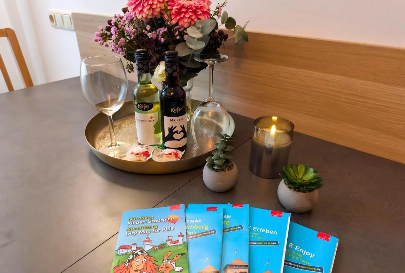 Falk Homes- Luxus Apartments, Ideal Fuer Geschaeftsreisende & Familien - Nahe Messe, Im Zentrum Nuernbergs Mit Balkon, Arbeitsplatz & Parkplatz, Self Check-In 0*, Nuremberg
